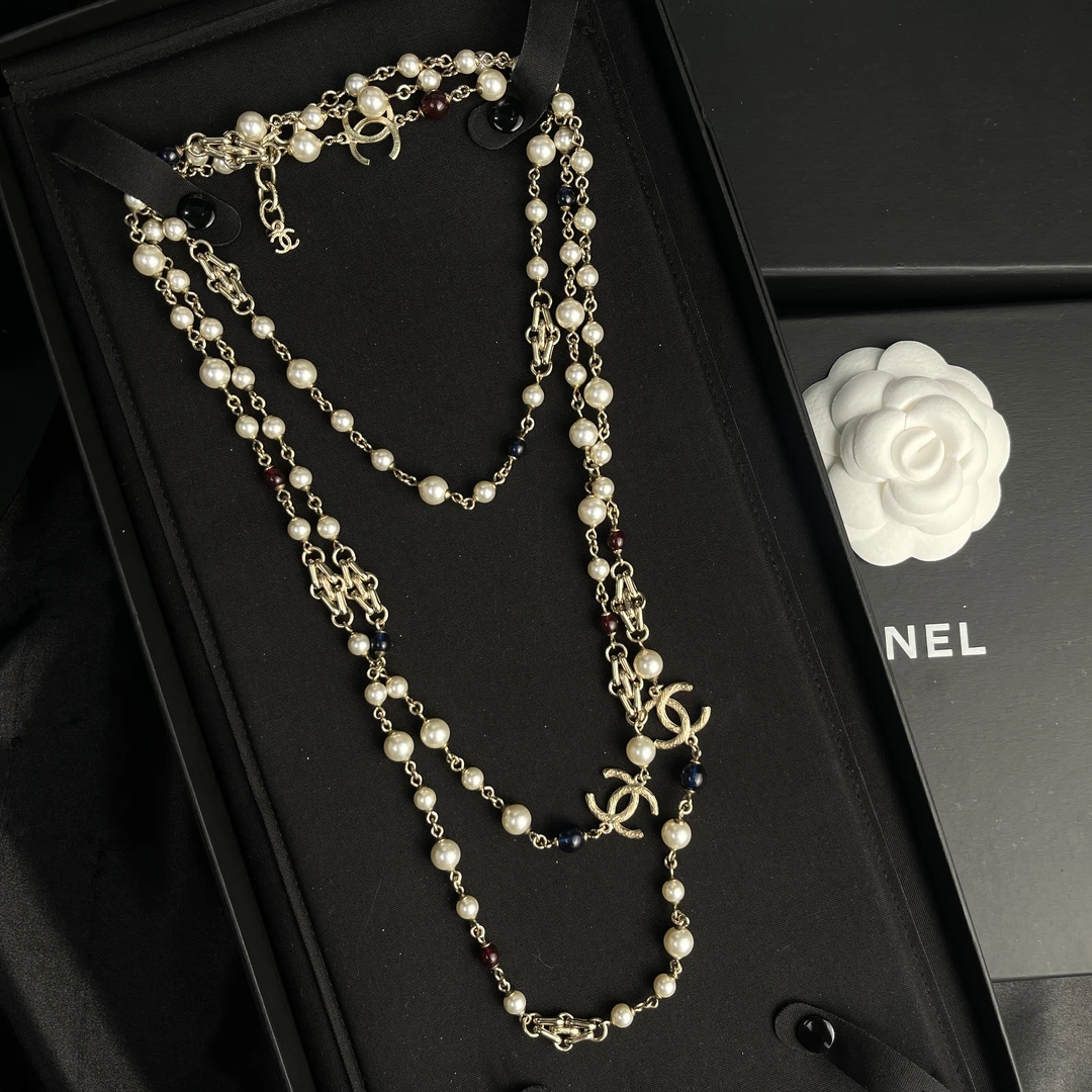 全新未使用 Chanel/香奈儿 经典双C 红蓝琉璃珍珠长款项链 S3389