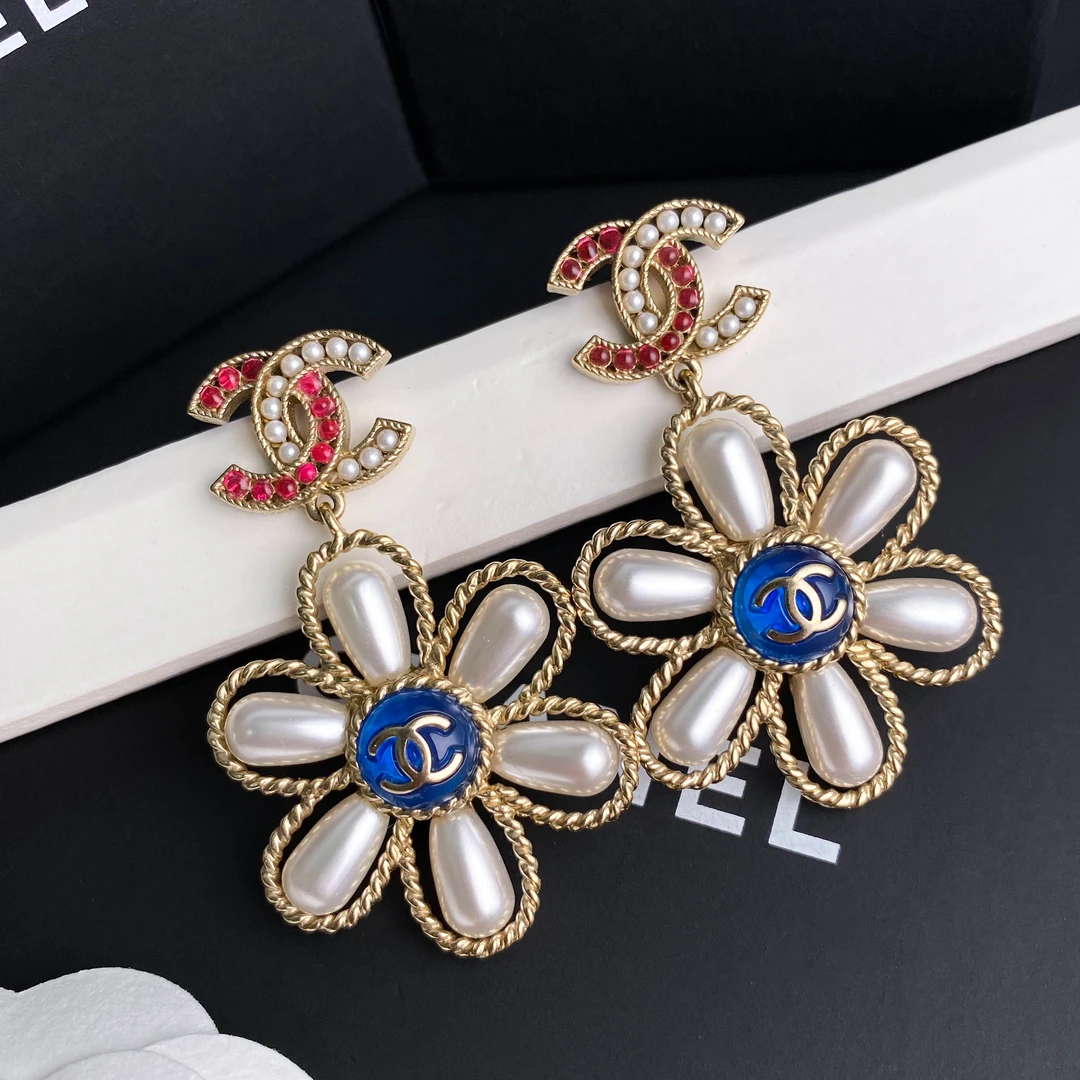 全新未使用 Chanel/香奈儿 经典双C logo花朵造型珍珠 耳环 S4449