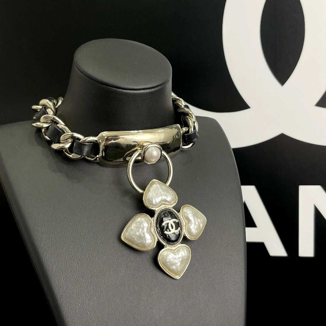 未使用 Chanel/香奈儿 编织皮穿链 黑色珐琅桃心 项链 S5165