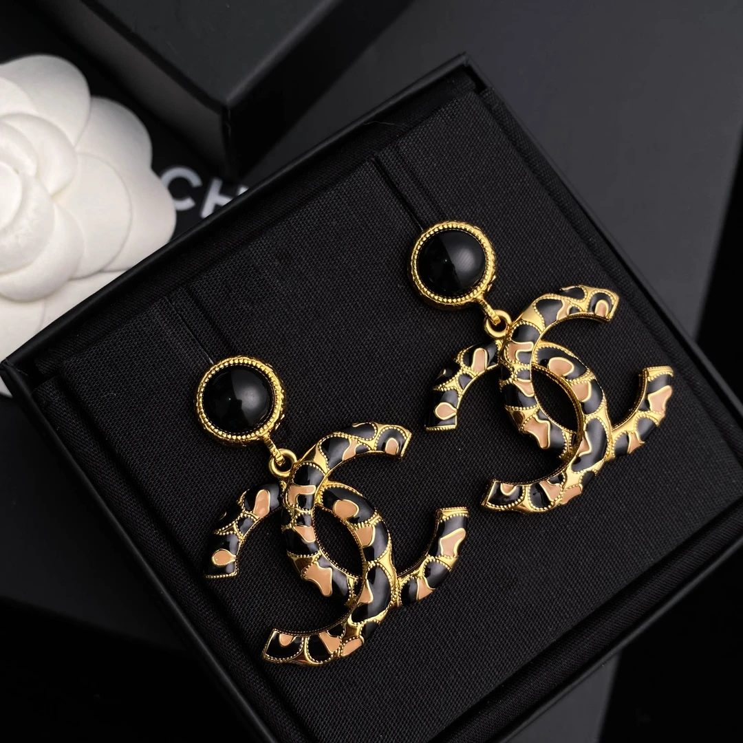 全新未使用 Chanel/香奈儿 22P新款黑金双Clogo粉色花纹耳环S4330