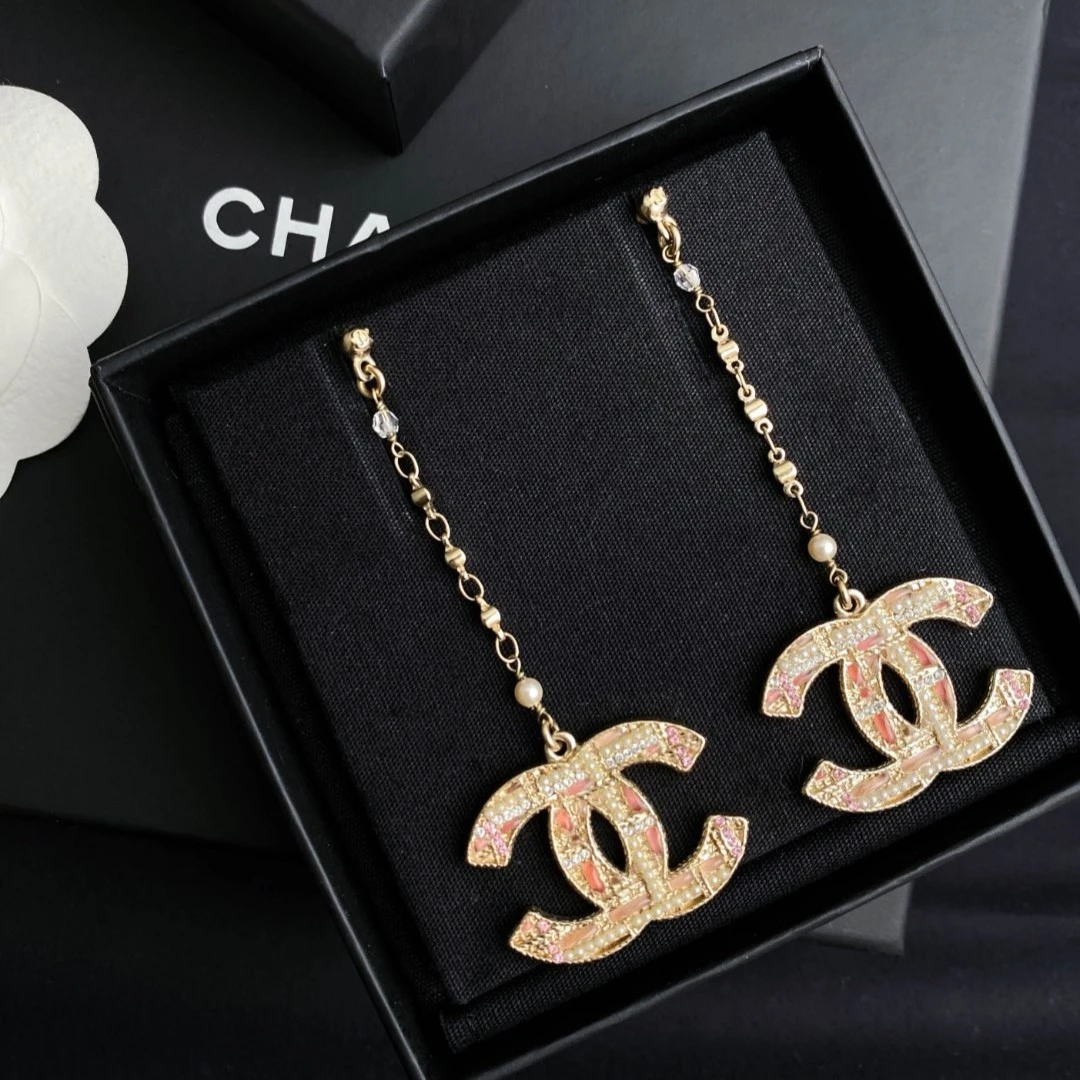 全新未使用 Chanel/香奈儿 经典双logo粉色珍珠镶钻链条耳环S4416