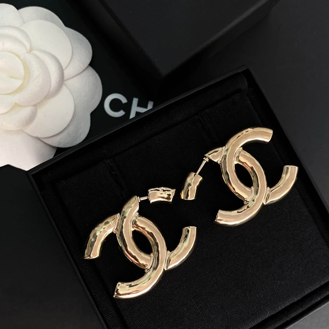 全新未使用 Chanel/香奈儿 22C经典双C 香槟金logo金属耳钉 S4193