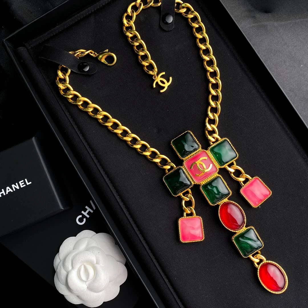 全新未使用 Chanel/香奈儿 经典双C 重工红绿宝石链条项链 S3056