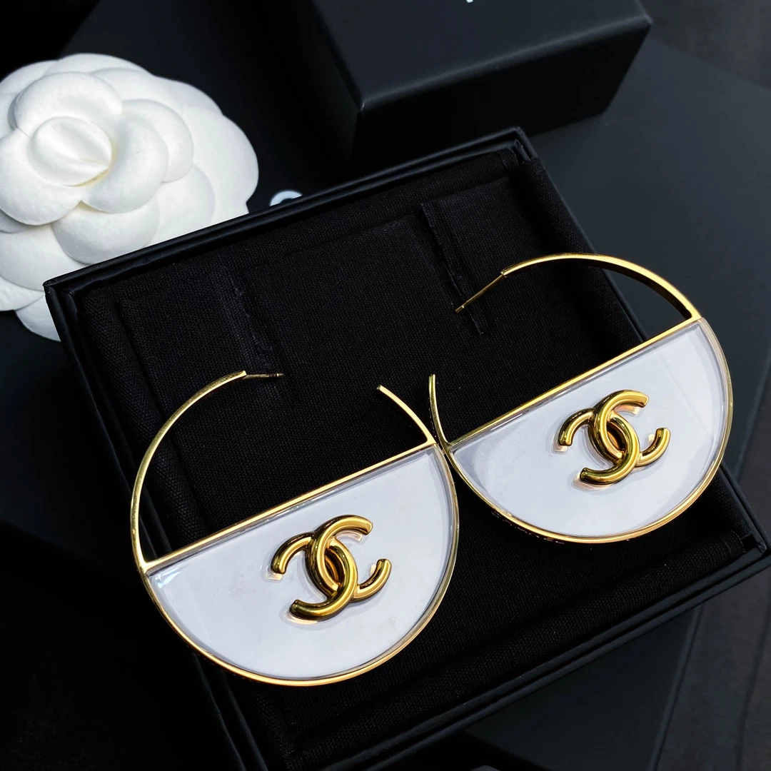 全新未使用 Chanel/香奈儿 经典双C 金边字母透明亚克力耳环S3566
