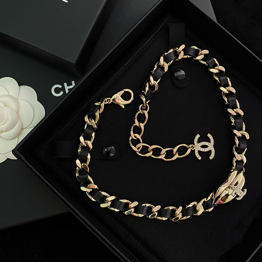 未使用 Chanel/香奈儿 FL 23S新款 皮穿链香槟金嘴唇项链 S4539