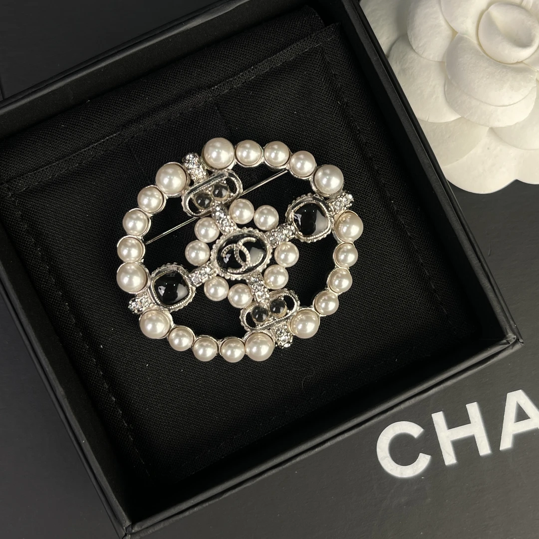 全新未使用 Chanel/香奈儿 雪地系列 黑色琉璃珍珠 胸针 S3248