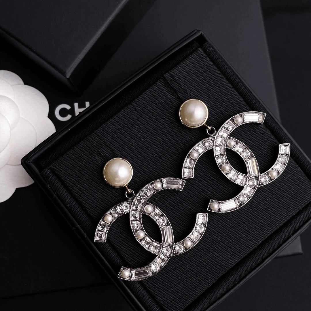 全新未使用 Chanel/香奈儿 经典双C LOGO金属镶钻珍珠耳环 S3699