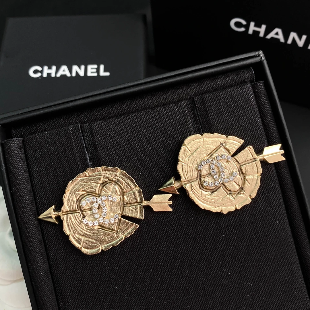 全新未使用 Chanel/香奈儿 经典双C 金色爱心箭头镶钻耳环 S3129