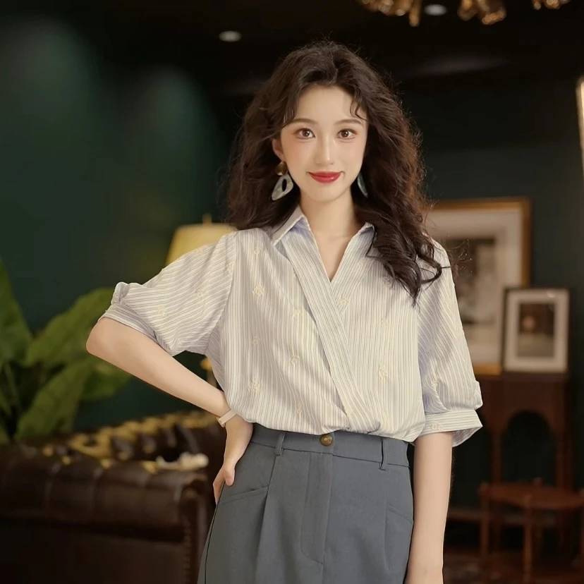 郑琳琦【晨雾漫漫】港风复古条纹短袖衬衫女宽松显瘦上衣YS032498