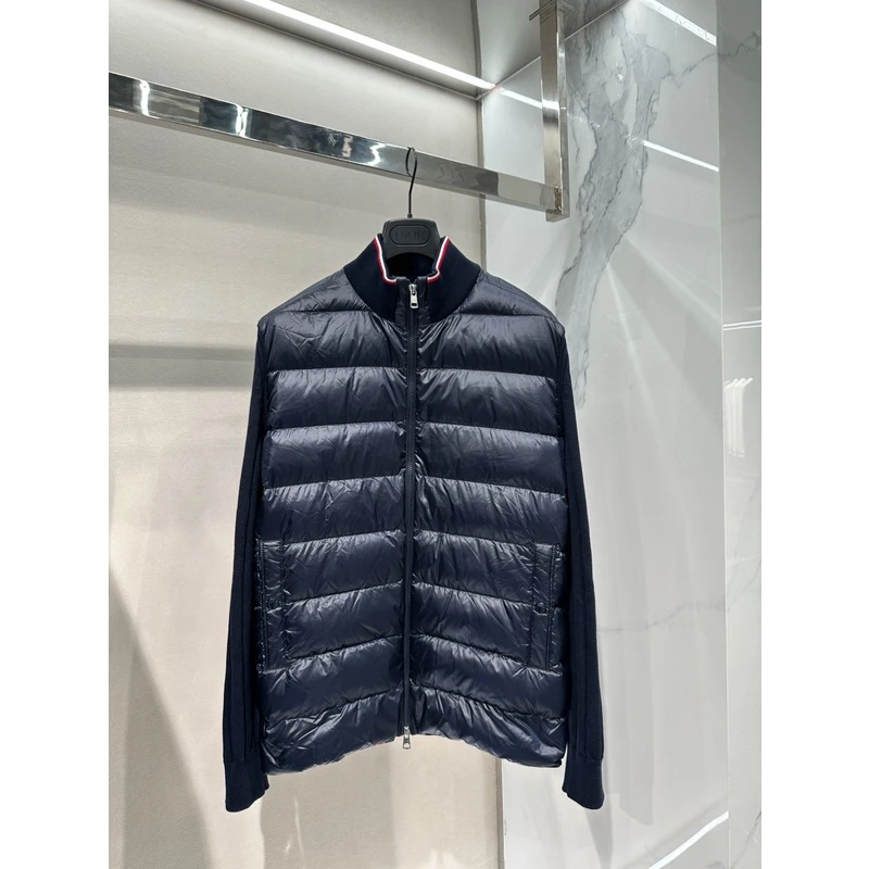 全新未使用Moncler 男士蓝色针织拼接立领羽绒服外套 9B00001