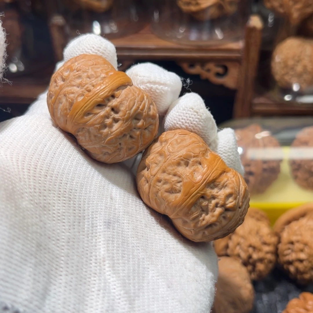 【闪购商品】文玩核桃吊坠浪*。