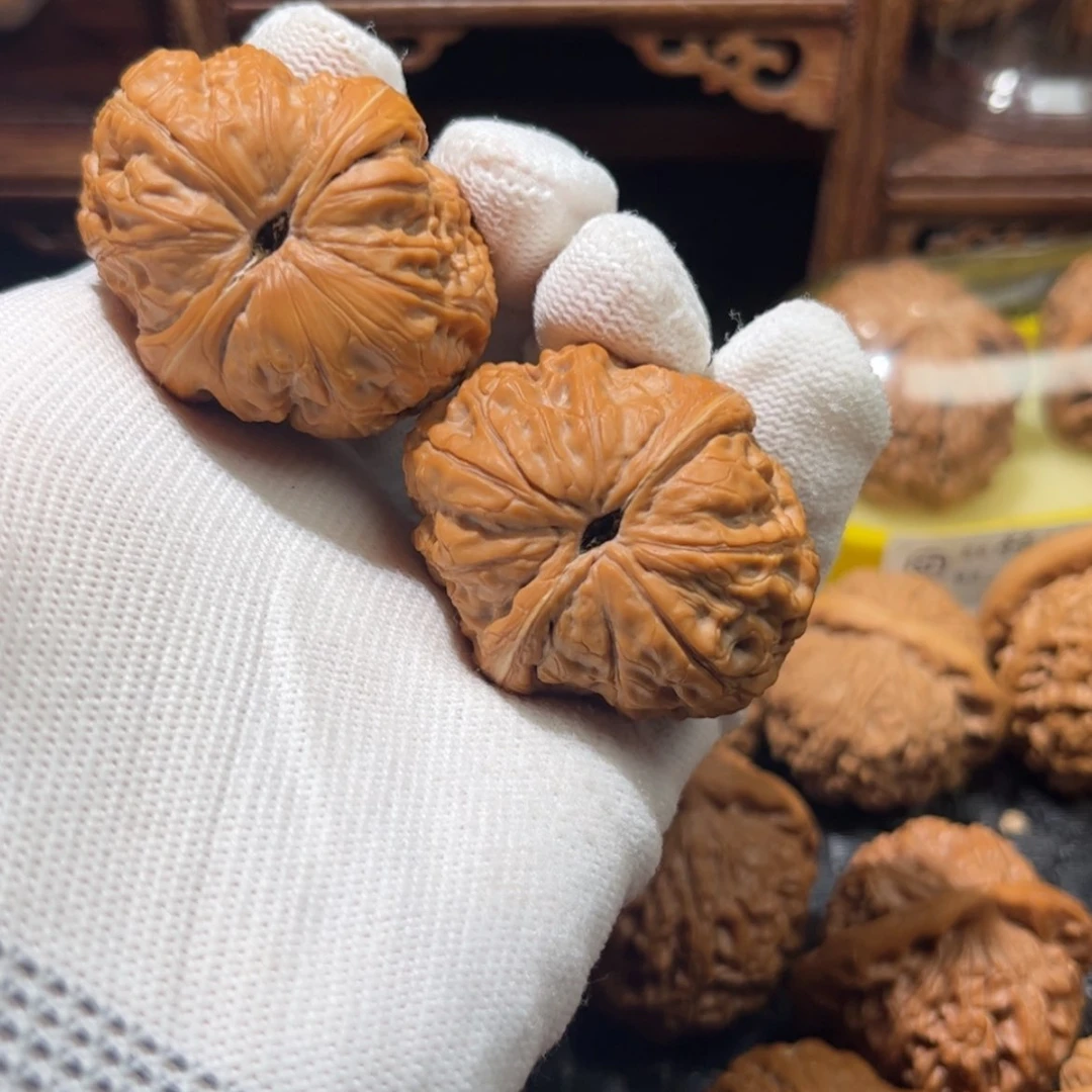 【闪购商品】文玩核桃吊坠盛**康