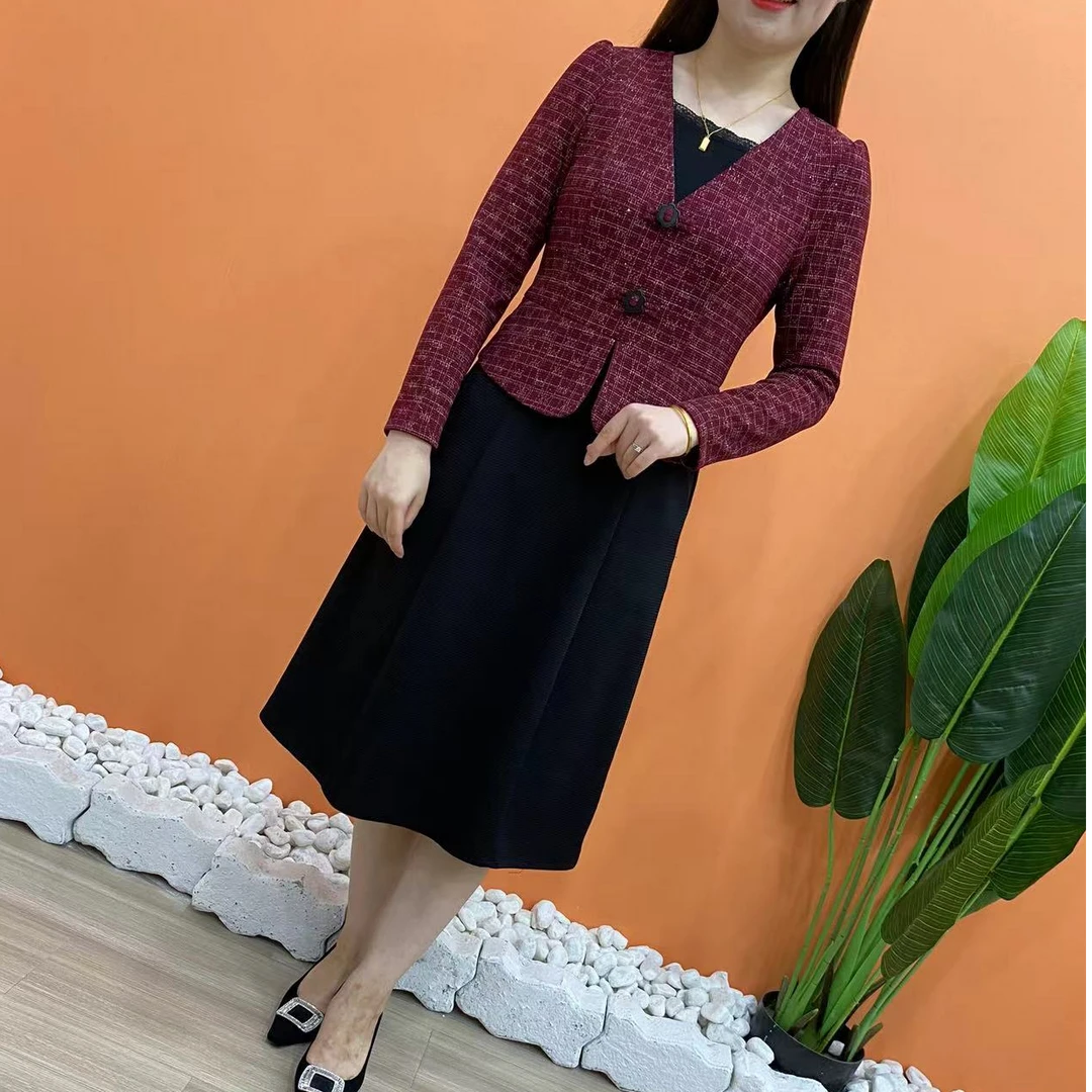 2025年春款气质穿搭洋气针织时尚显瘦小香风中长款修身连衣裙