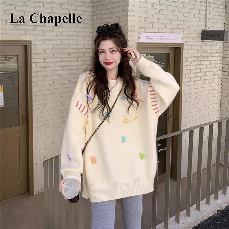 拉夏贝尔小熊别针设计针织毛衣秋冬新中长款加厚宽松慵懒风上衣女