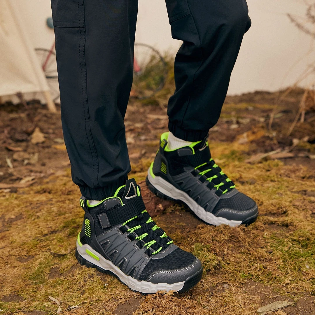 Skechers斯凯奇童鞋夏季新款复古户外休闲鞋男童魔术贴保暖登山靴