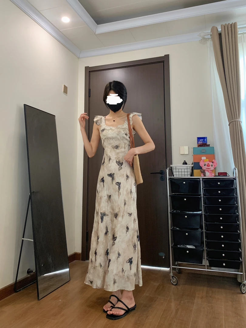 【赵瘦子】「蝴蝶翩翩」设计感v领木耳边露背无袖蝴蝶印花吊带长裙