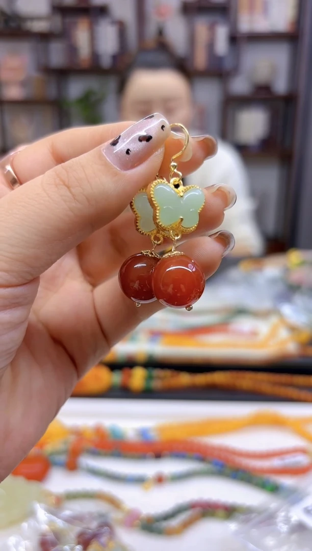 【闪购商品】玛瑙/玉髓耳坠14K金镶嵌E540