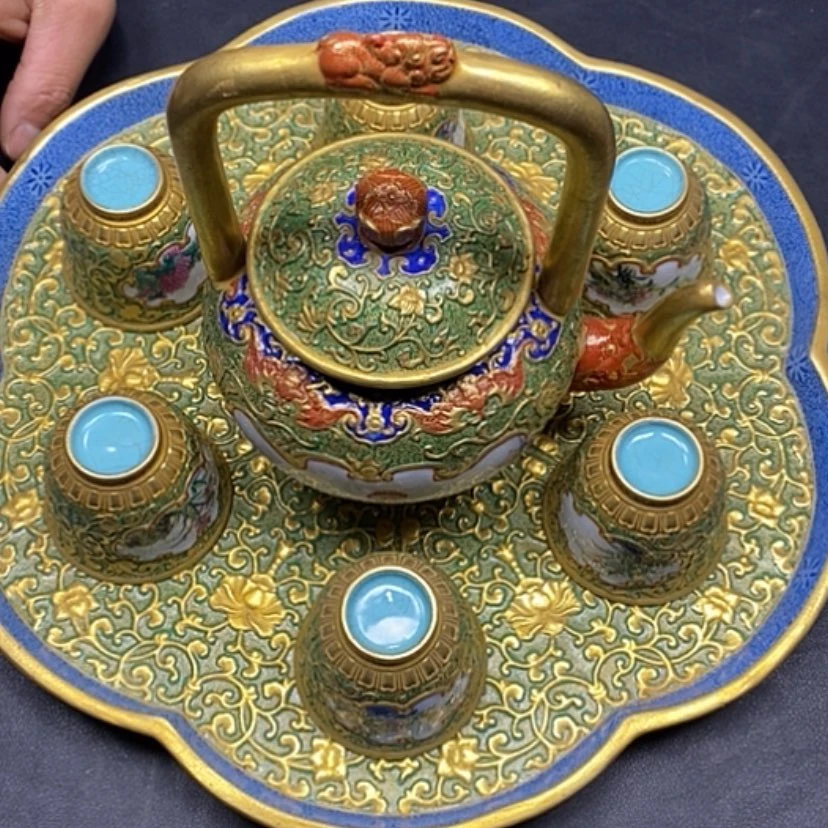 【闪购商品】瓷摆件不****儿