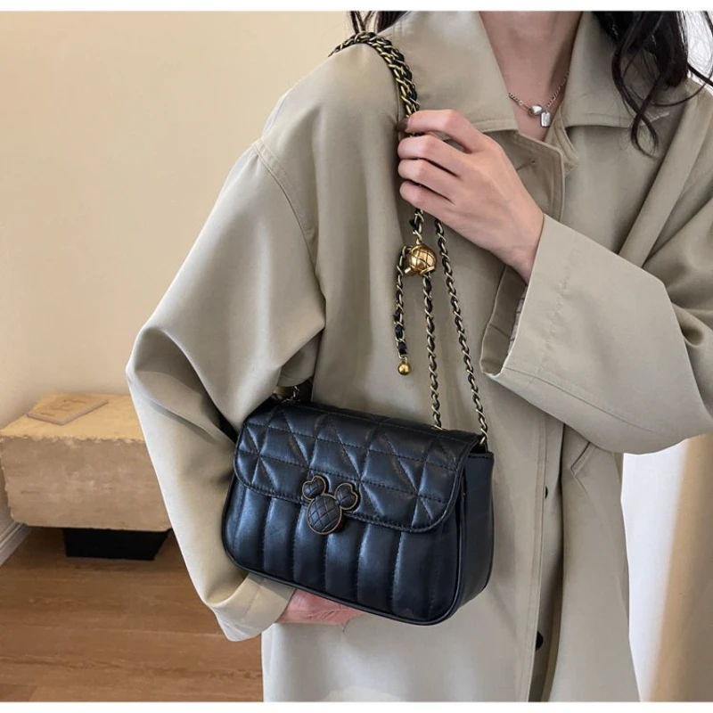 轻奢高级出行休闲链条斜挎包度假新款流行百搭爆款腋下单肩小方包