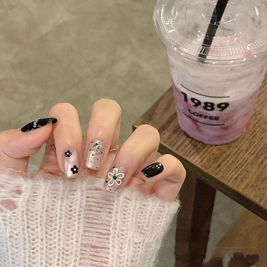 【巴黎往事】轻奢赫本风简笔画贵气显白纯手工穿戴甲