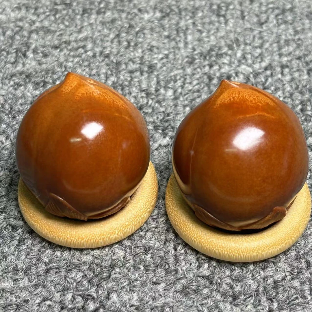 核雕印尼大橄榄核雕刻寿桃3.7左右 一对 手把件