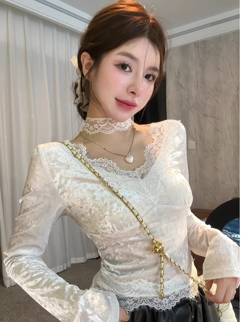 性感V领长袖丝绒恤女秋季蕾丝拼接修身内搭白色纯欲短款打底上衣