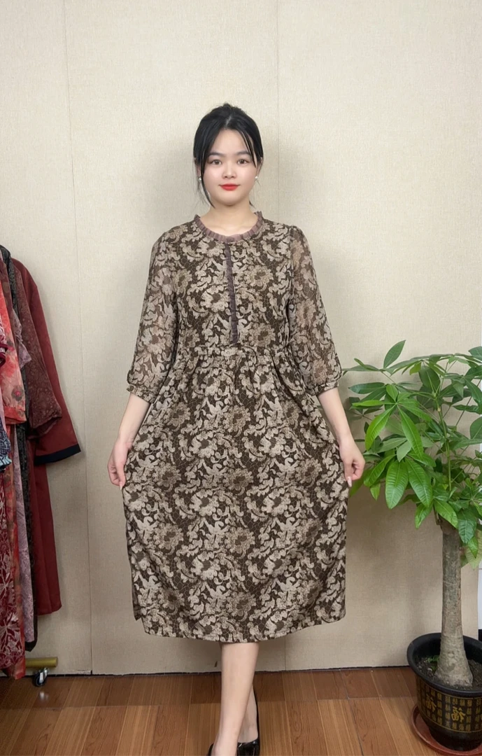 【衣见】1015新款花边领咖色太阳花收腰中袖显瘦洋气时尚女装连衣裙