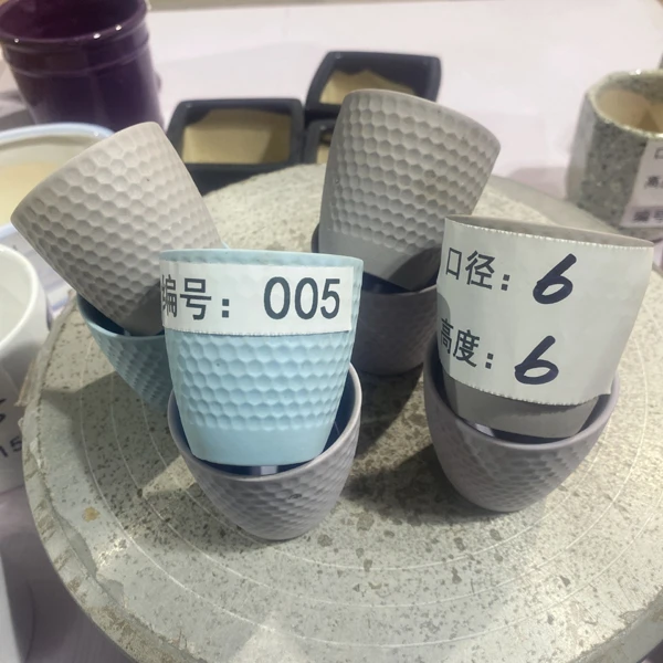 编号005微瑕陶瓷花盆