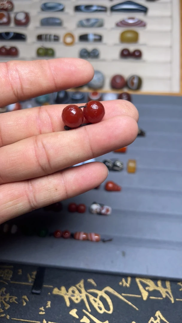 橘皮纹红色对珠珠