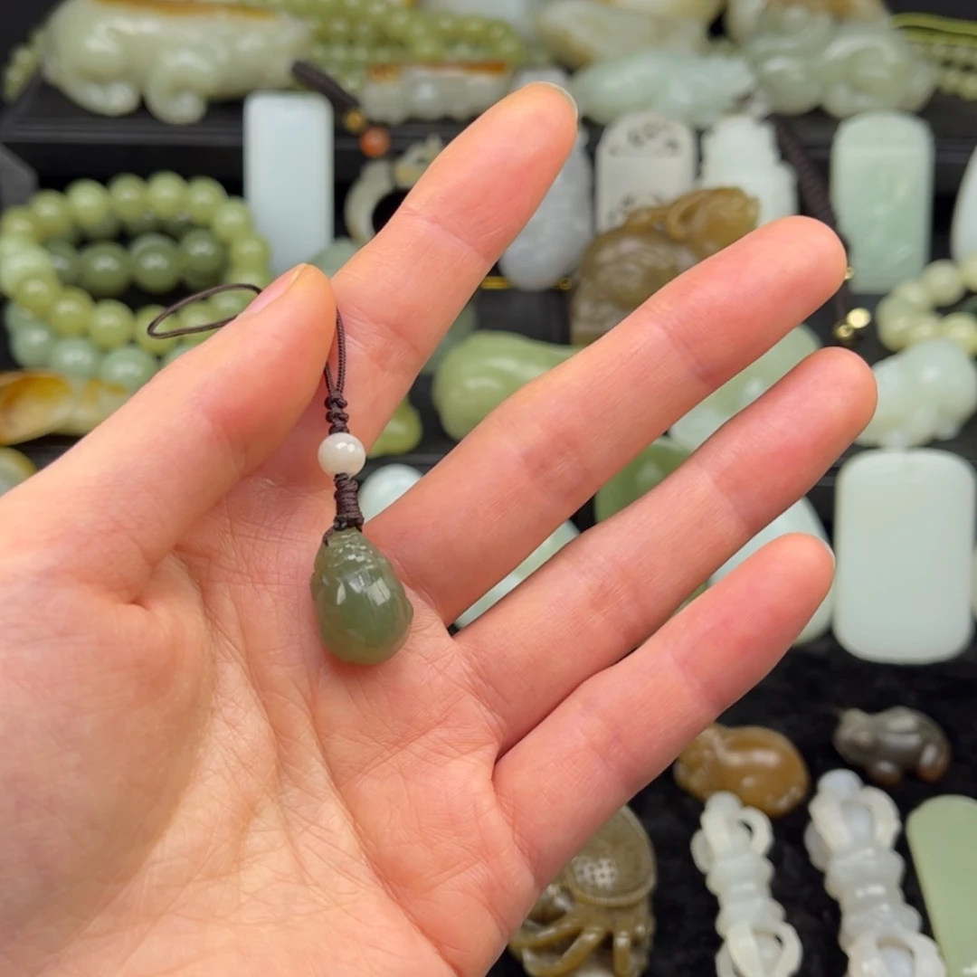 【闪购商品】和田玉（糖玉）挂件未镶嵌：****丁