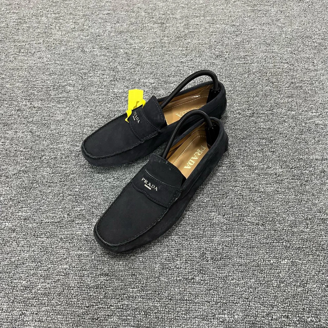 PRADA 普拉达 藏青色麂皮金属logo乐福鞋 41.5码/95新/公价6800/