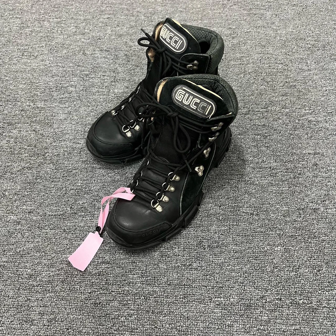 胶印掉了GUCCI 古驰 黑色中帮高帮登山鞋 42码/95新/公价11080