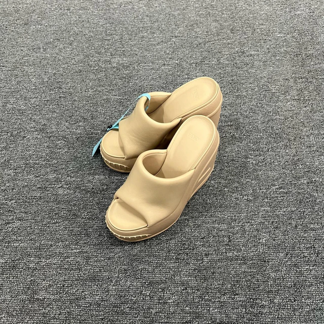 FENDI 芬迪 米粉色恨天高跟凉拖 37码/98新/公价9000/跟高14cm