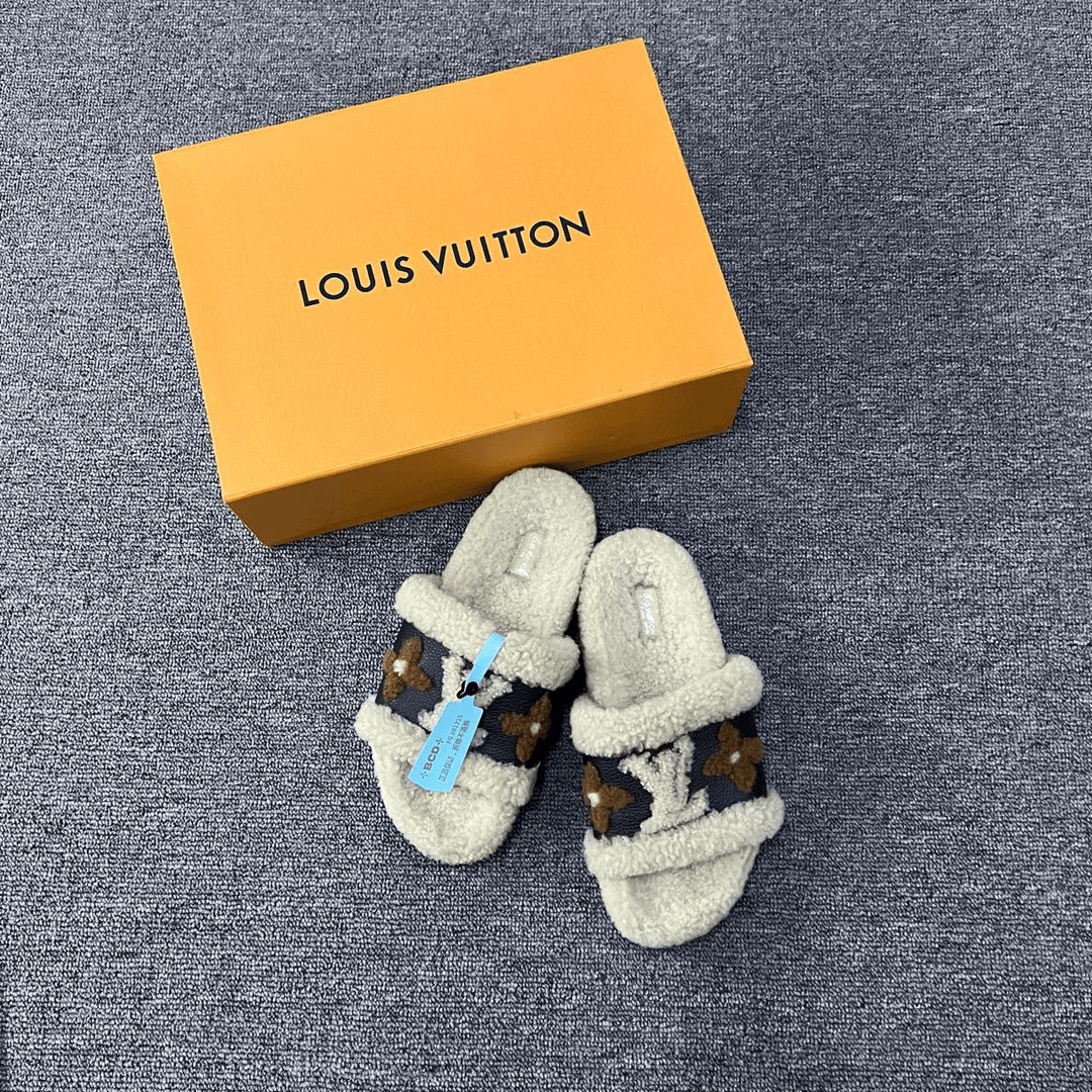 Louis Vuitton lv 羊羔绒拖鞋 39码/98新/毒12999/原盒 fg201215