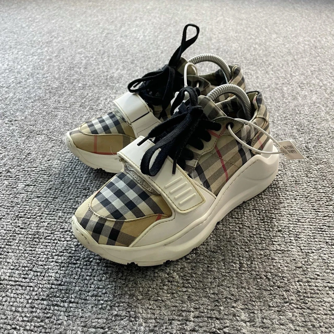 Burberry 巴宝莉 卡其色格纹魔术贴运动鞋 35.5码/9新/公价7000/