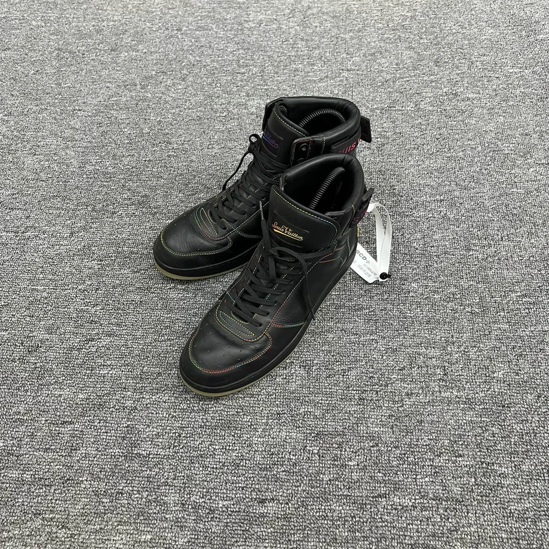 Louis Vuitton LV 黑色彩色线条魔术贴高帮板鞋 39.5码/95新/公价