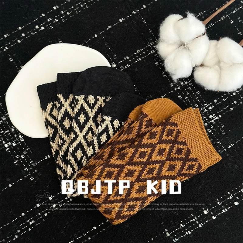 Q宝家童品9月新款儿童袜子秋冬复古菱格中筒袜男童女童学院风棉袜