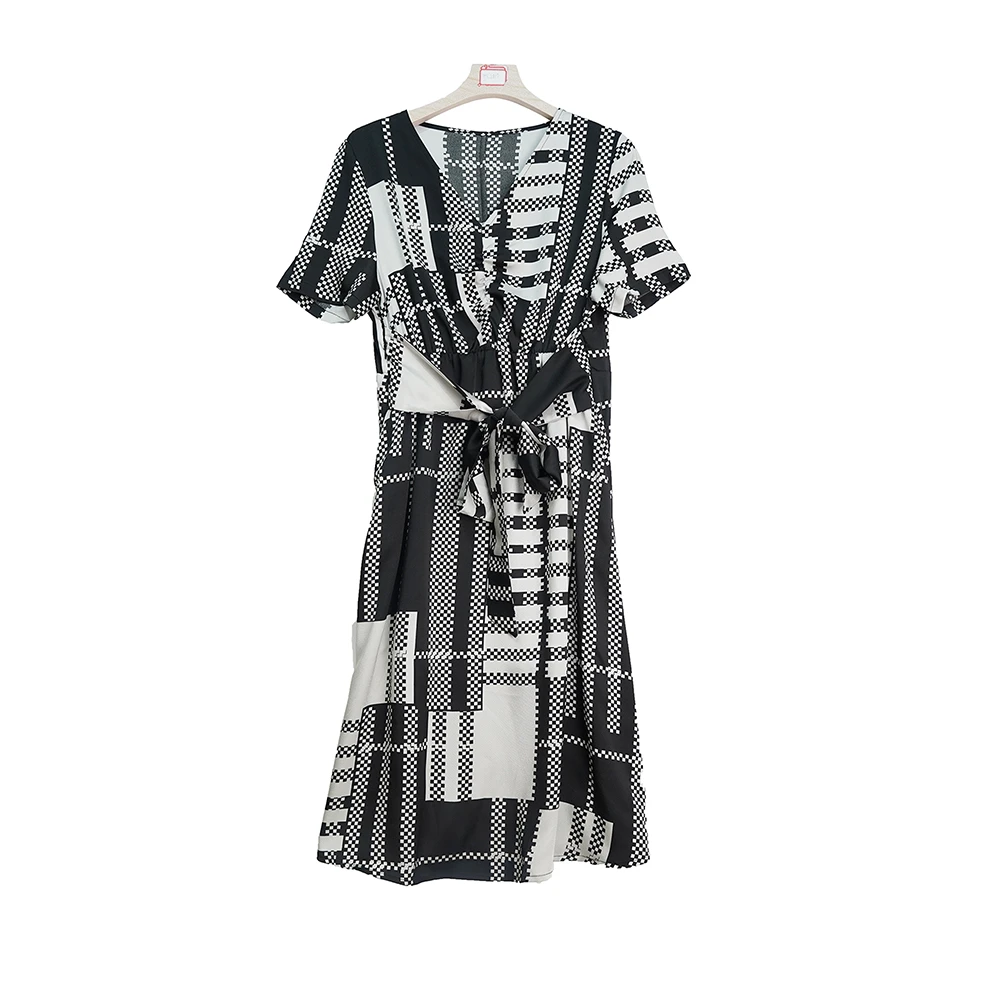 E68200【品牌撤柜】时尚潮流黑白拼色复古格子连衣裙