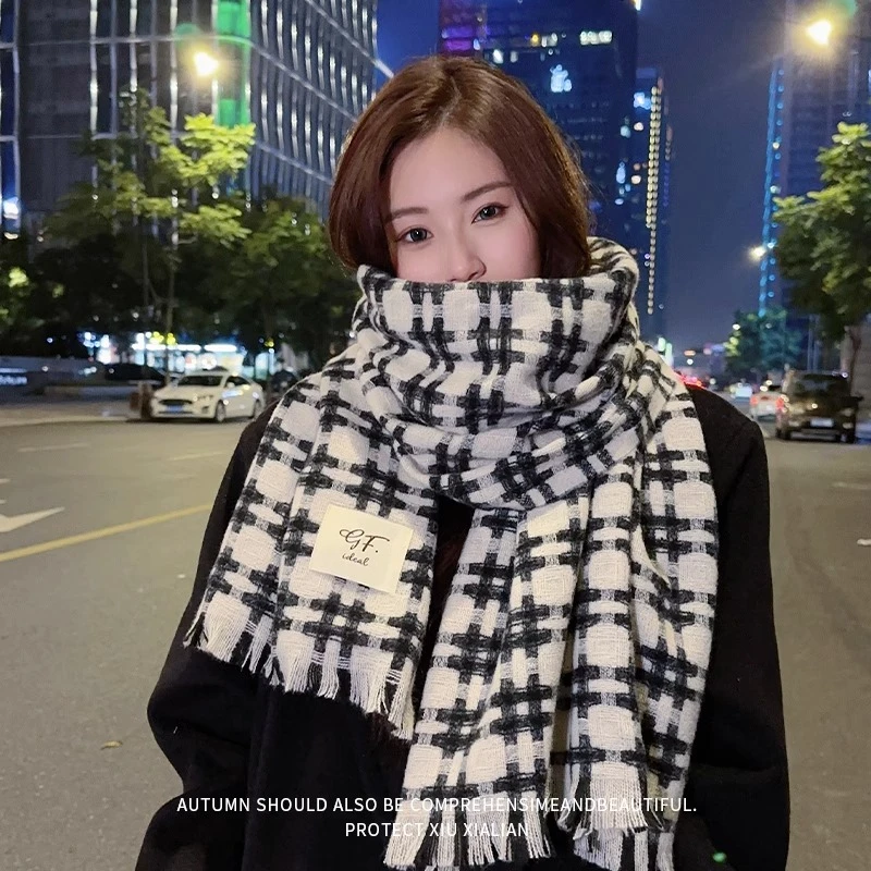 围巾女冬季2023新款学生百搭加厚护颈披肩休闲保暖高级感格子围脖