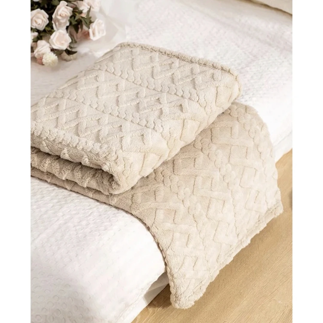 【四季推荐】塔芙蓉.米黄色雕花毛毯2.0x2.3加厚防滑毯双人学生家用