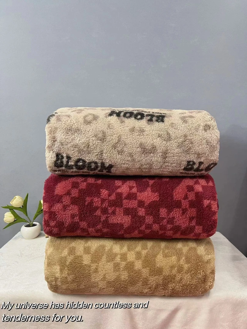 1【秋冬新款】印花北极绒加厚.双面绒毛毯柔软【颜色花型随机发不挑】