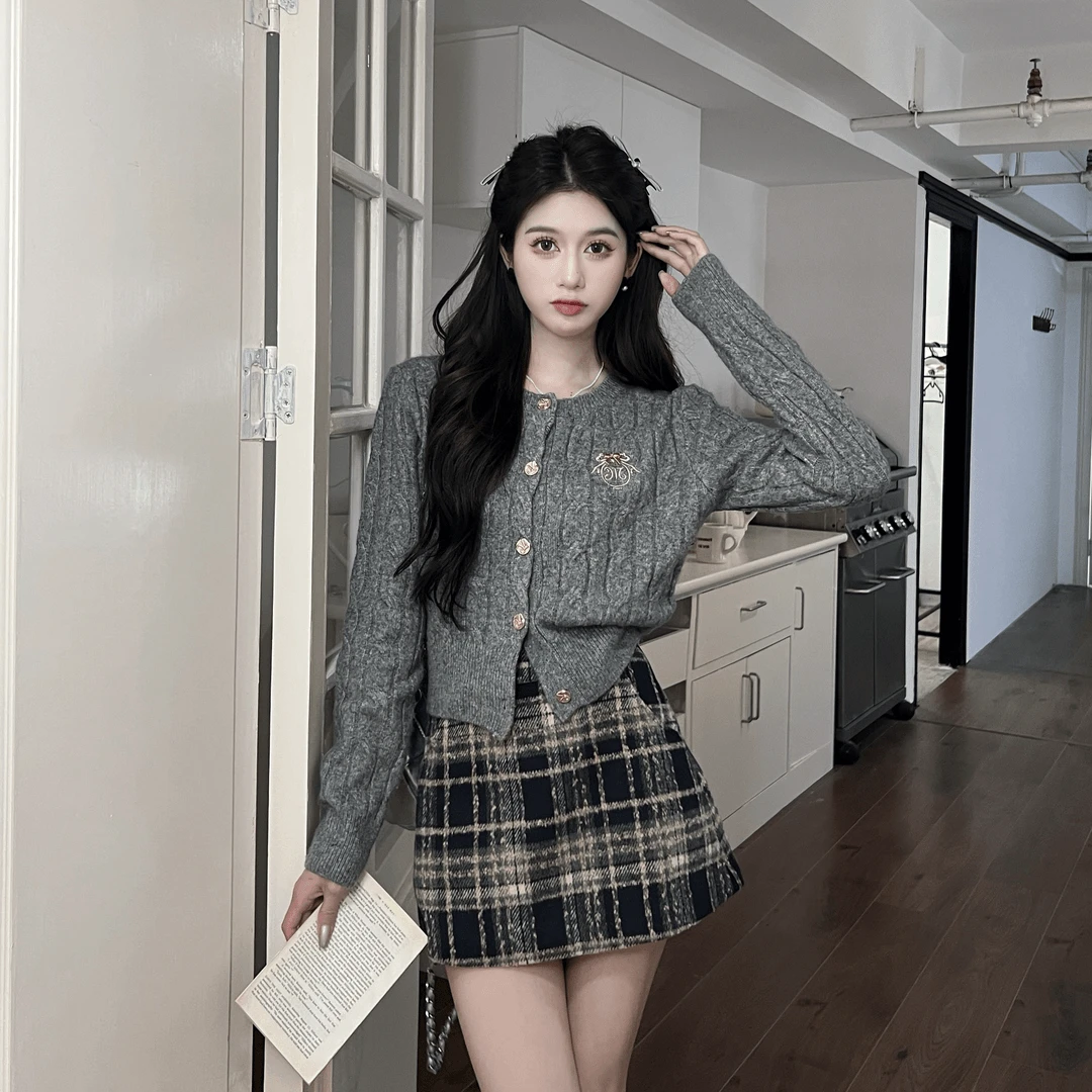 【miu系千金】长袖短款格纹显瘦气质针织高腰时尚复古格子