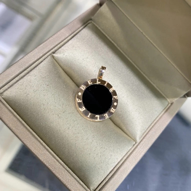 18K玫瑰金黑红双面款玛瑙吊坠（不含链）