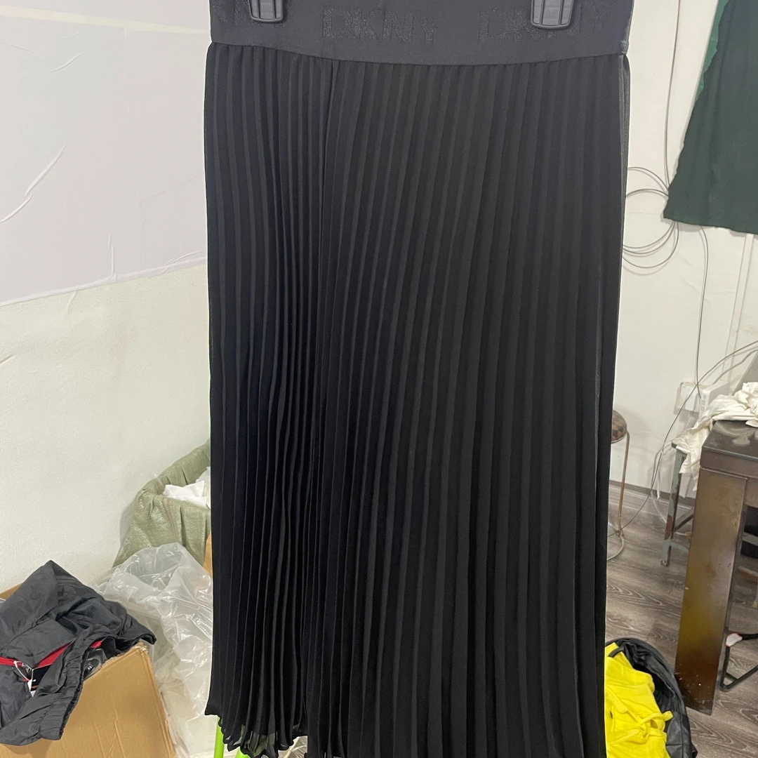 DK家黑色半身百褶裙