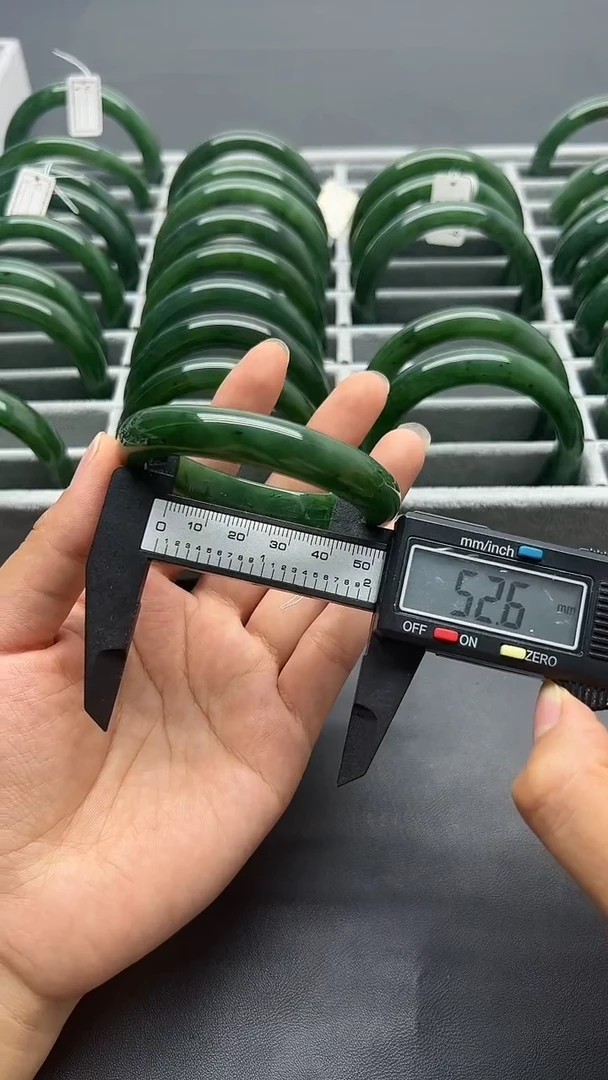 【闪购商品】和田玉（碧玉）手镯未镶嵌35碧玉-微瑕-52.6