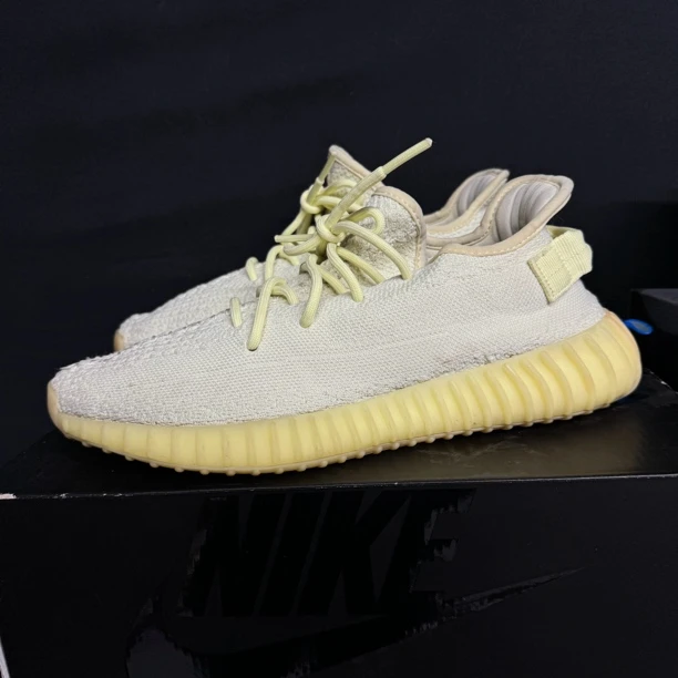 42.5码｜偏小｜adidas 椰子350 黄油 公价2900｜假一罚四｜