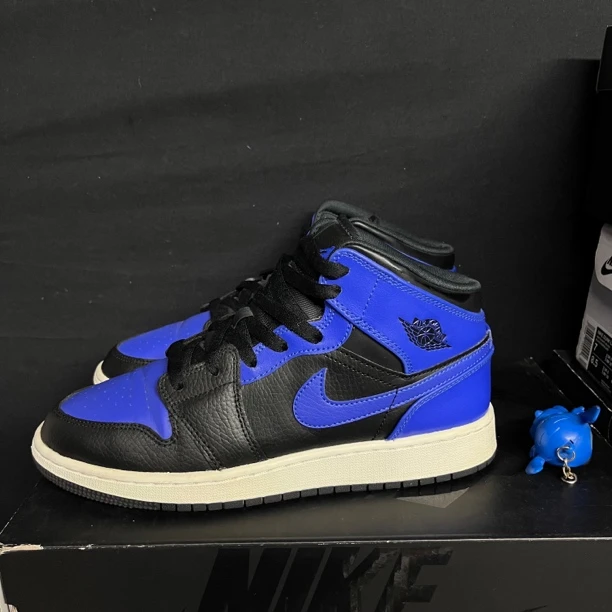 40码丨AJ1 黑篮 中帮 保正 假一赔四