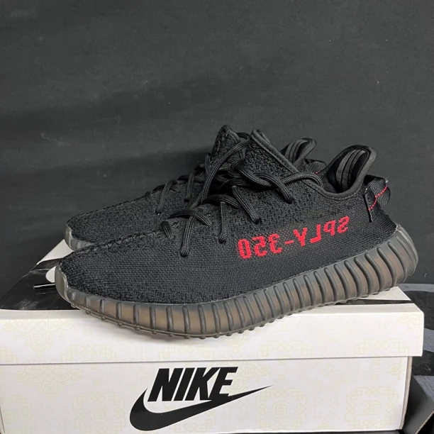 40码 丨偏小adidas椰子350黑红 保正 假一赔四 全新1999