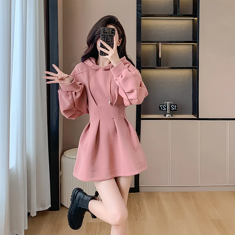 黑色辣妹显瘦高级感小个子连衣裙收腰卫衣裙秋冬季新款裙子短裙女