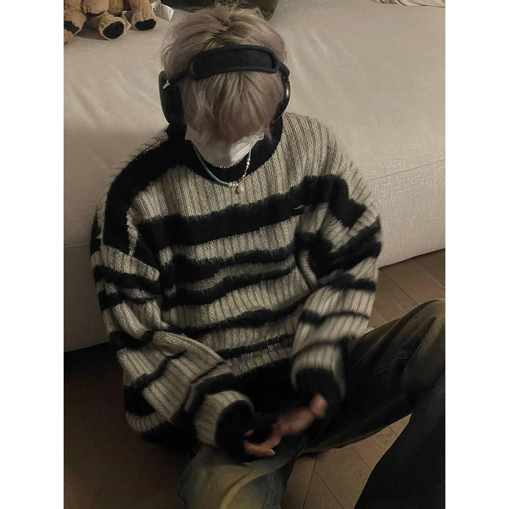 雀斑男装2023秋冬美式黑白条纹针织圆领毛衣男慵懒痞帅潮流百